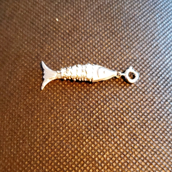 Fish Charm - Picture 2 of 2